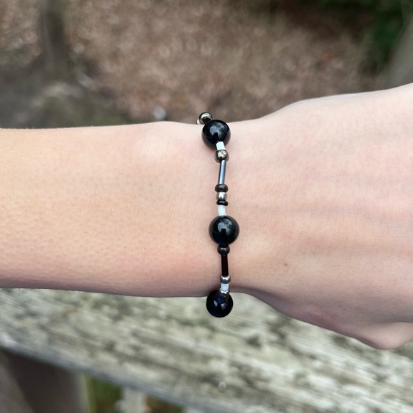 Handmade wax string black beaded bracelet - Picture 1 of 5